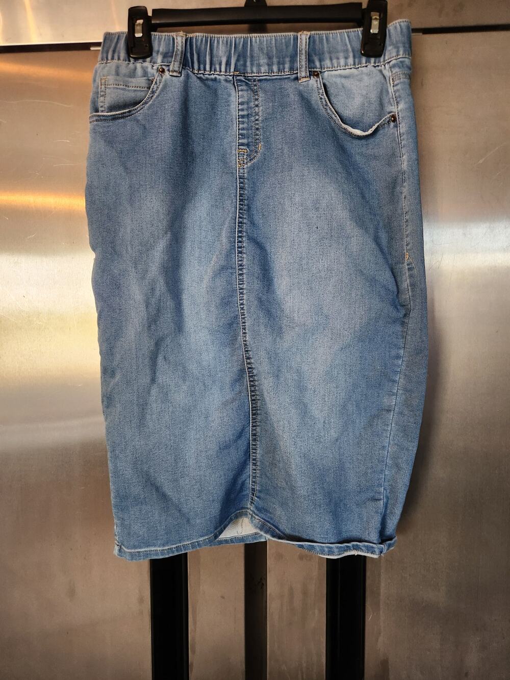 1946 Denim Pencil Skirt Size 2 | Light Wash Pull On Stretch
